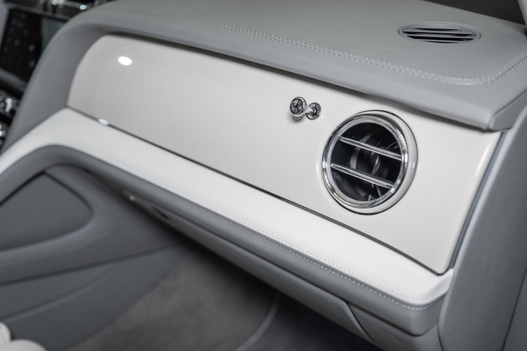 2025 Bentley Bentayga EWB