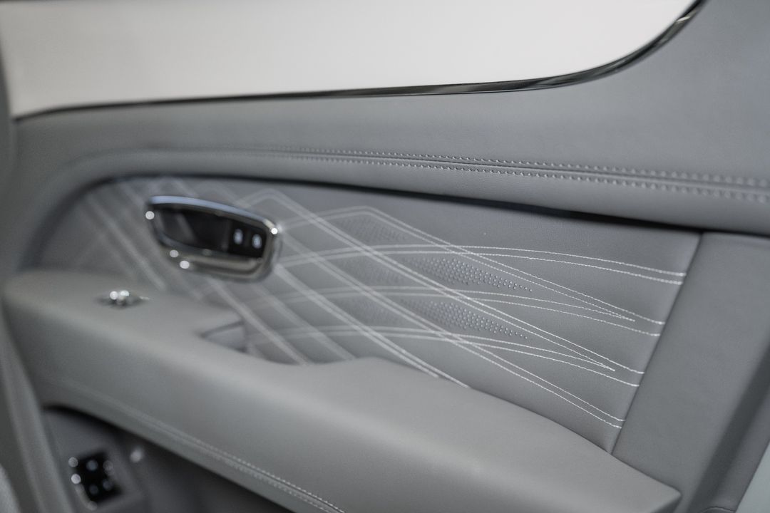 2025 Bentley Bentayga EWB