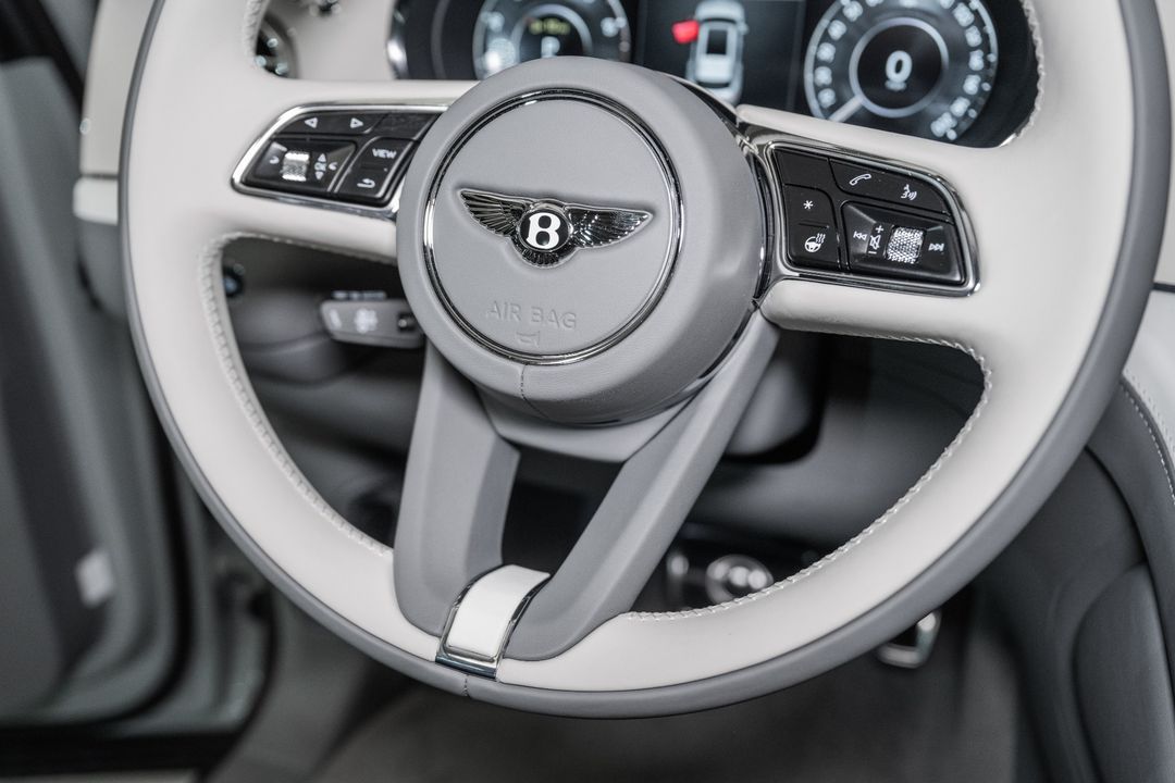 2025 Bentley Bentayga EWB