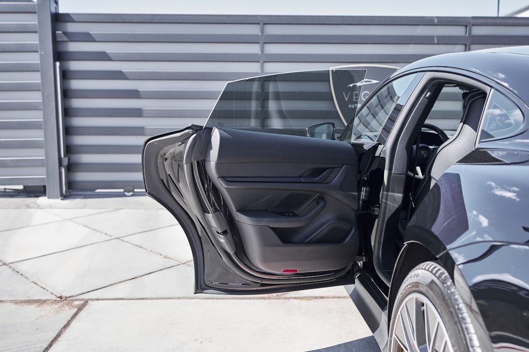 2023 Porsche Taycan