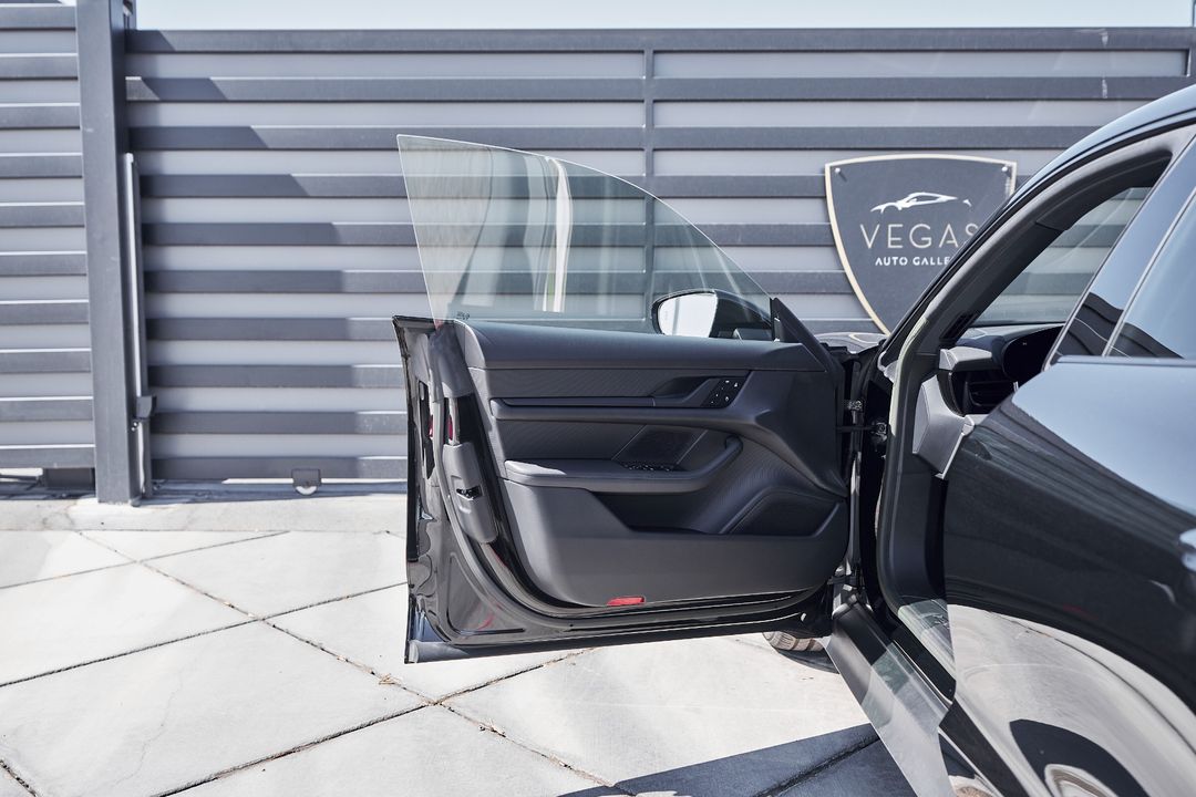 2023 Porsche Taycan