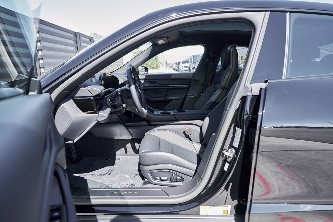 2023 Porsche Taycan