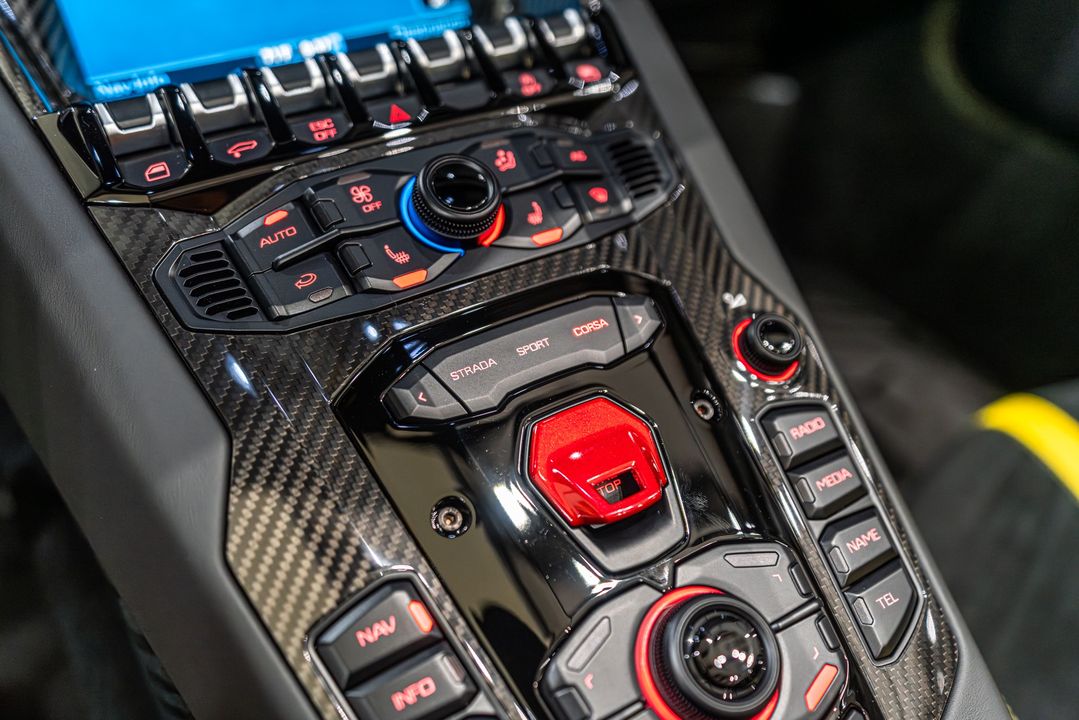 2017 Lamborghini Aventador