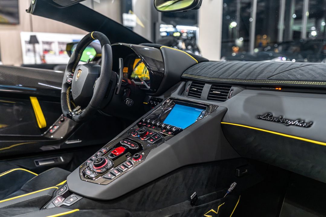 2017 Lamborghini Aventador