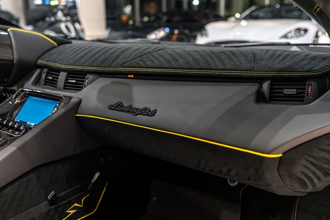 2017 Lamborghini Aventador