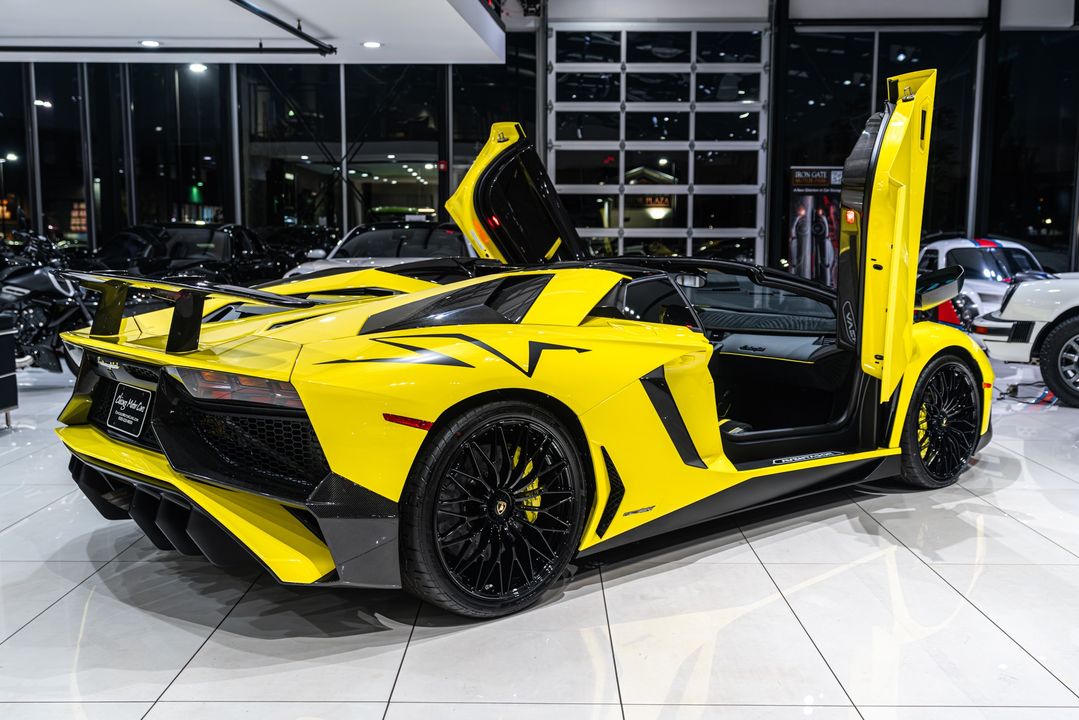 2017 Lamborghini Aventador