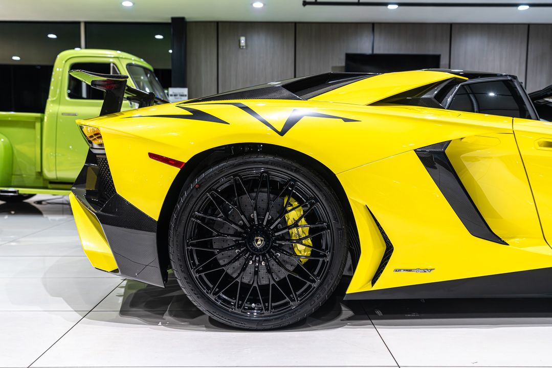 2017 Lamborghini Aventador