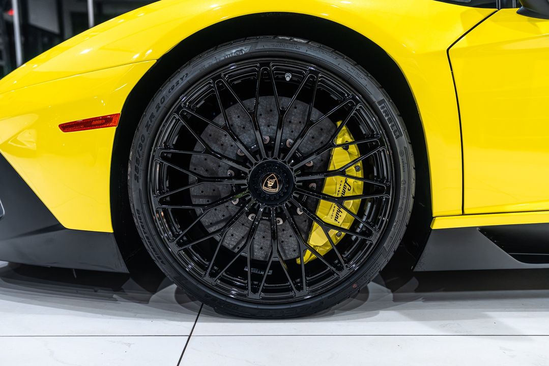 2017 Lamborghini Aventador