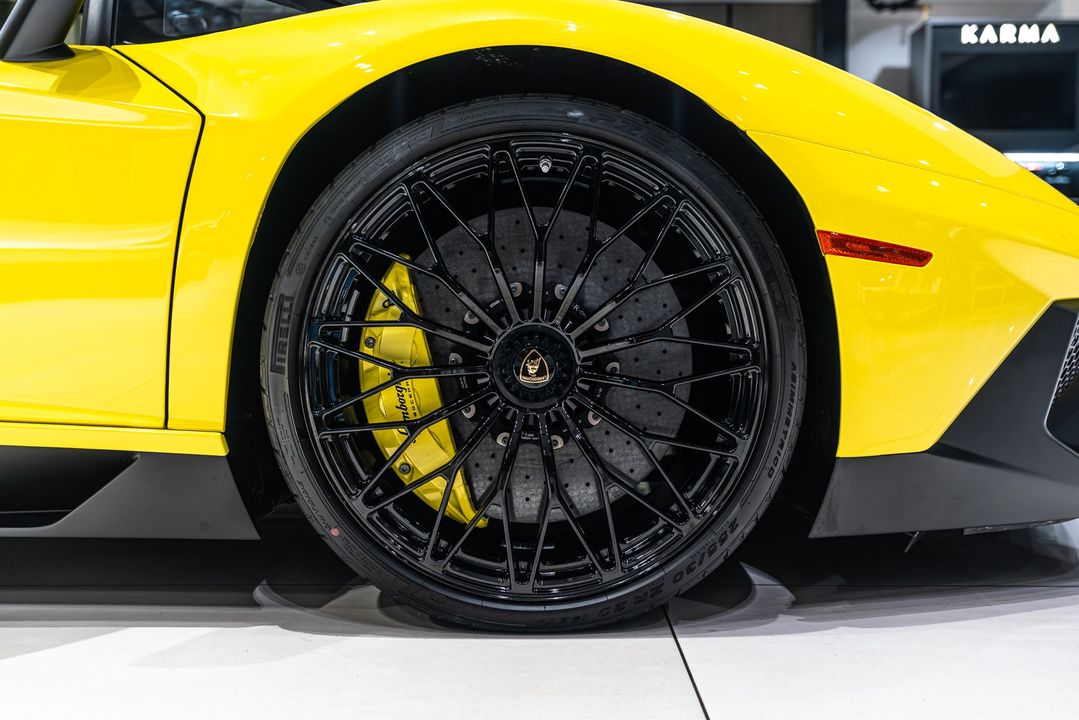 2017 Lamborghini Aventador