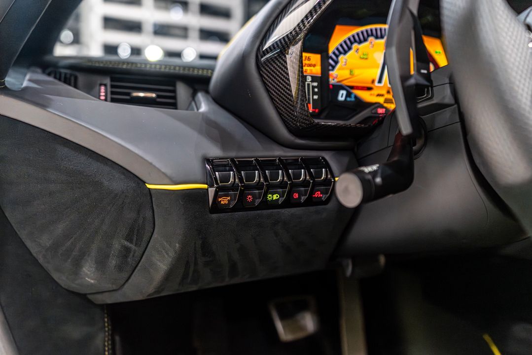 2017 Lamborghini Aventador