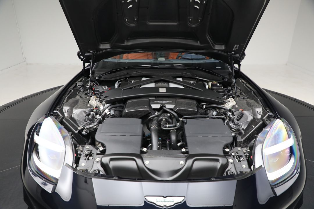 2025 Aston Martin Vanquish