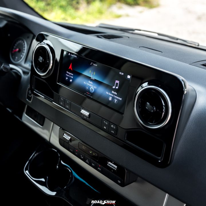 2021 Airstream Atlas Tommy Bahama