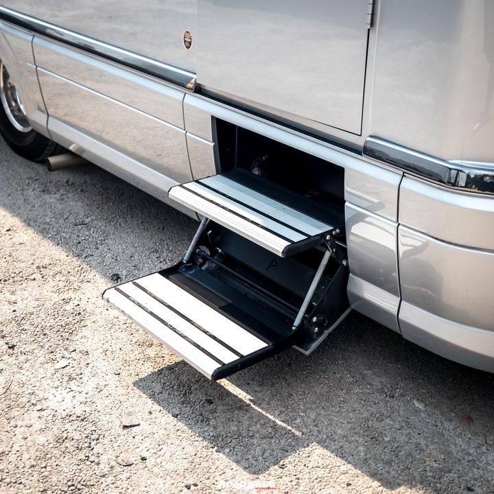 2021 Airstream Atlas Tommy Bahama