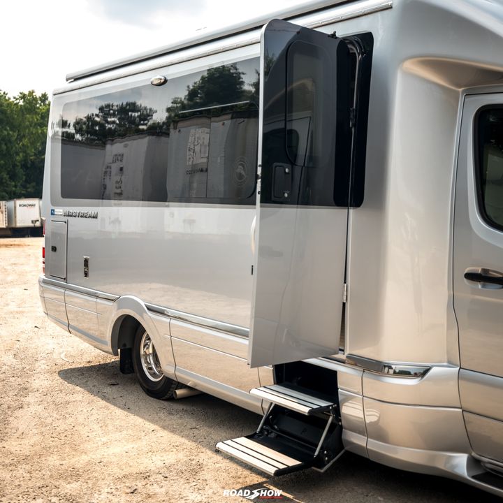 2021 Airstream Atlas Tommy Bahama