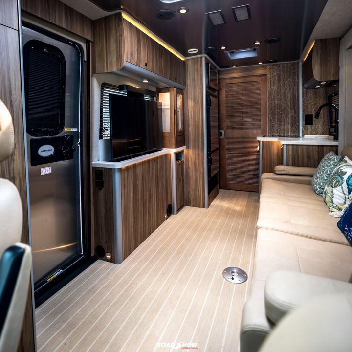 2021 Airstream Atlas Tommy Bahama