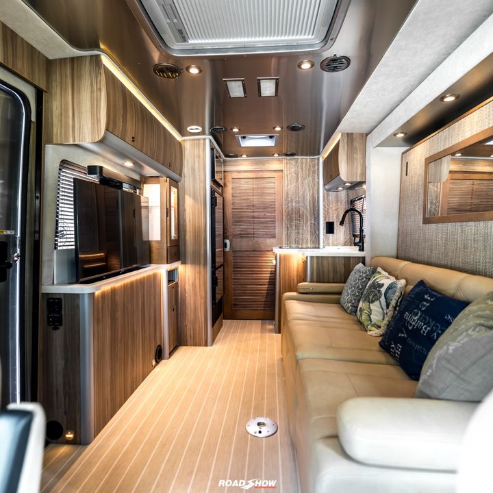 2021 Airstream Atlas Tommy Bahama