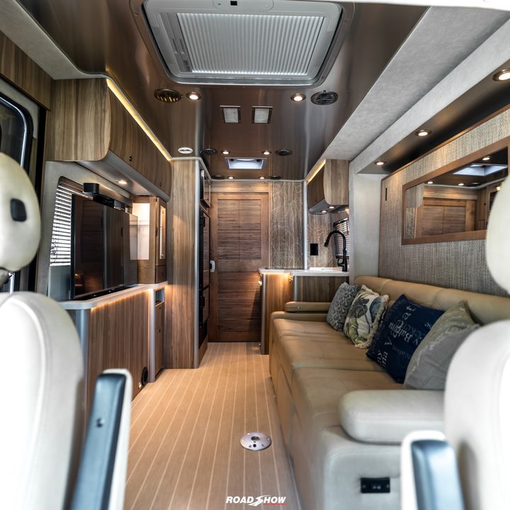 2021 Airstream Atlas Tommy Bahama