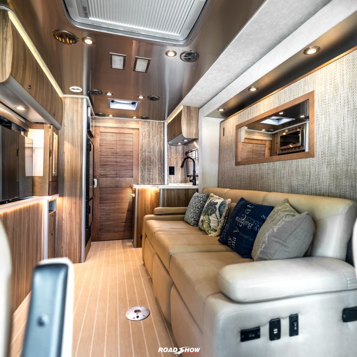 2021 Airstream Atlas Tommy Bahama