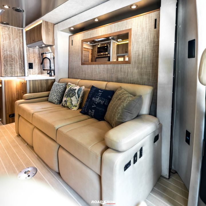 2021 Airstream Atlas Tommy Bahama