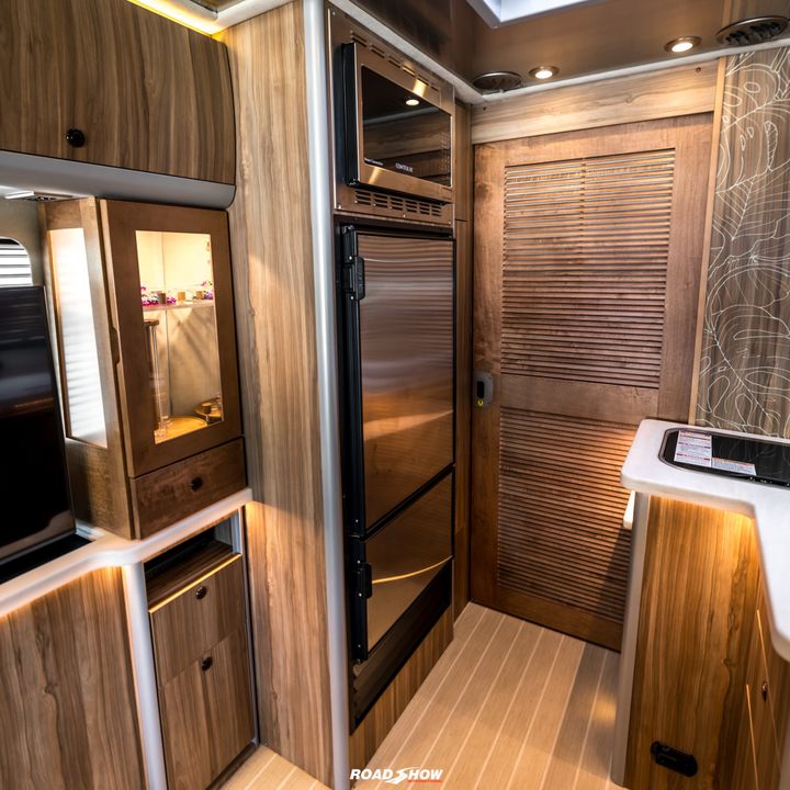 2021 Airstream Atlas Tommy Bahama