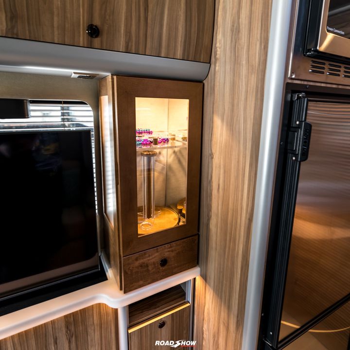 2021 Airstream Atlas Tommy Bahama