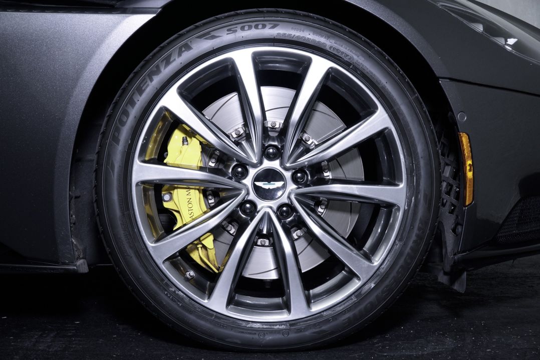 2019 Aston Martin DB11