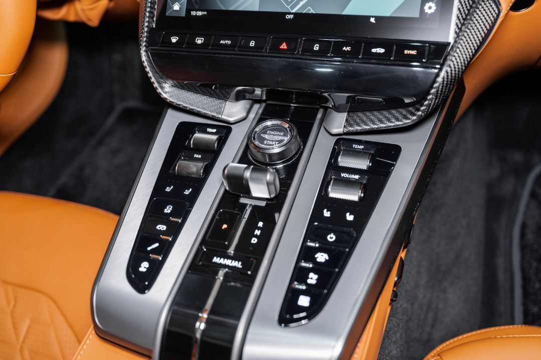 2025 Aston Martin Vanquish