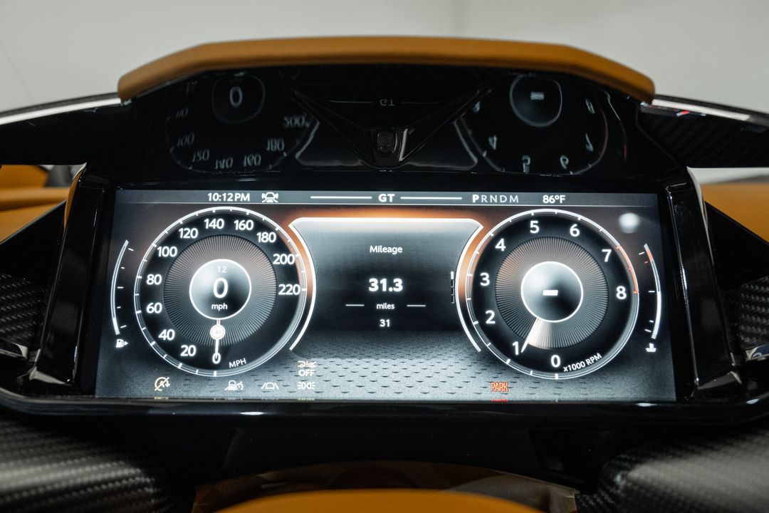 2025 Aston Martin Vanquish