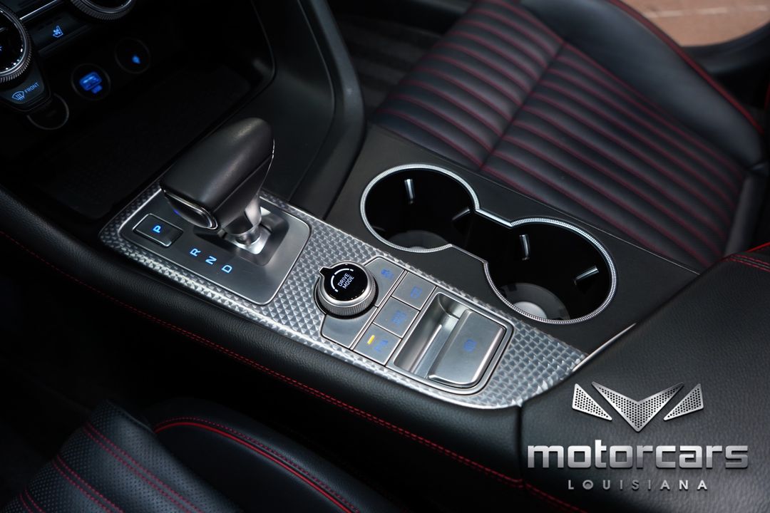 2023 Genesis G70