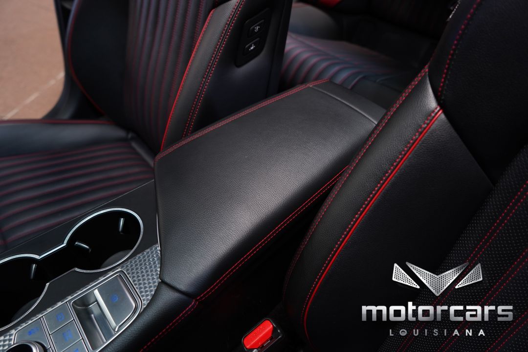 2023 Genesis G70