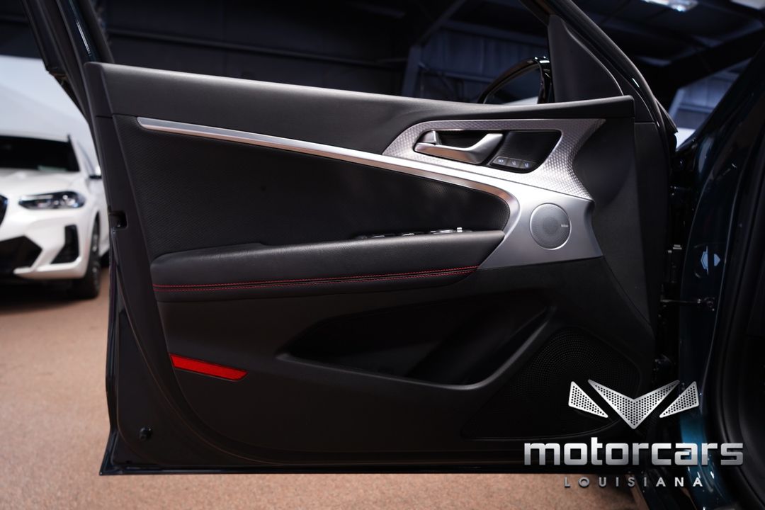 2023 Genesis G70