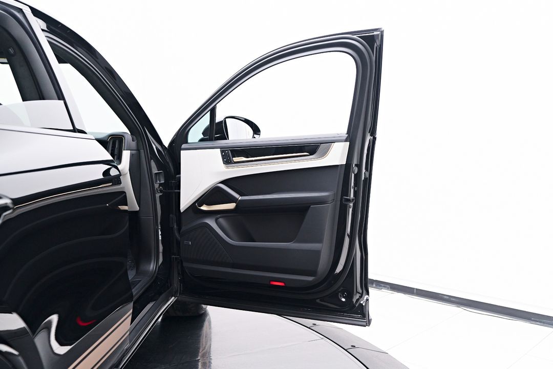 2025 Porsche Cayenne Coupe