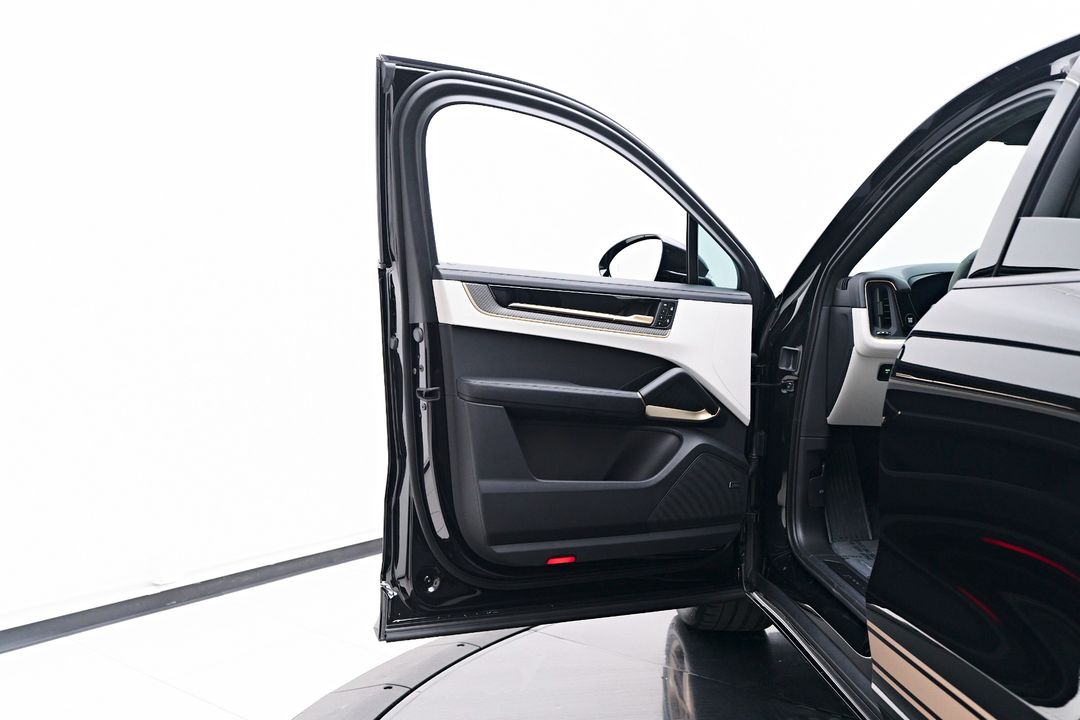 2025 Porsche Cayenne Coupe