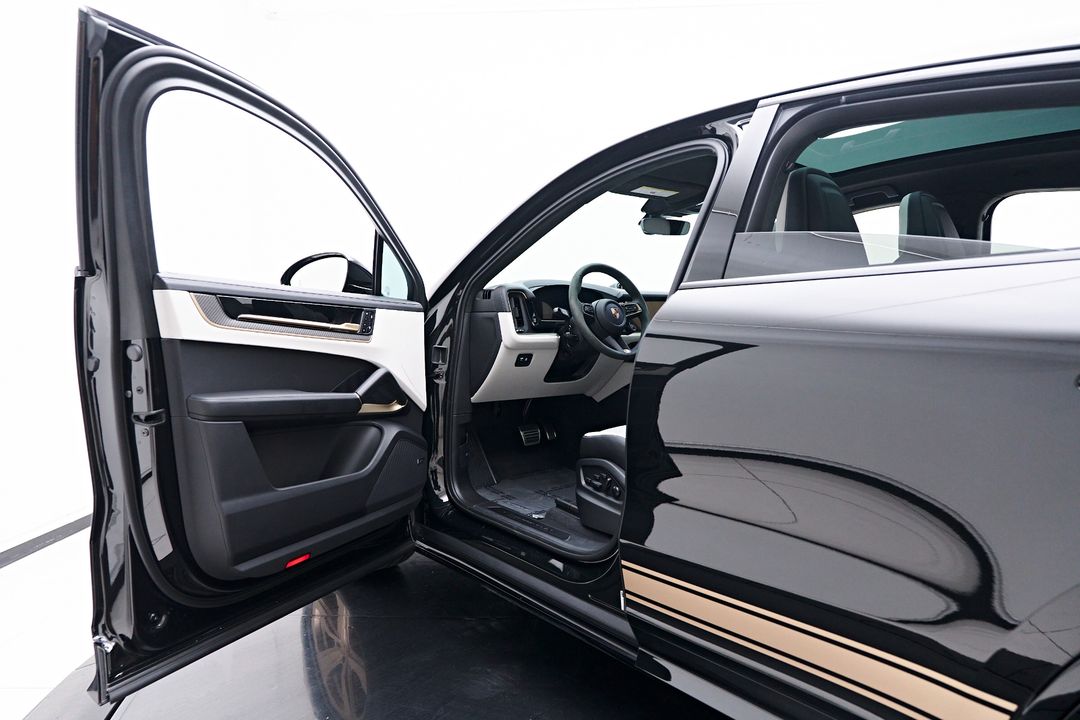 2025 Porsche Cayenne Coupe