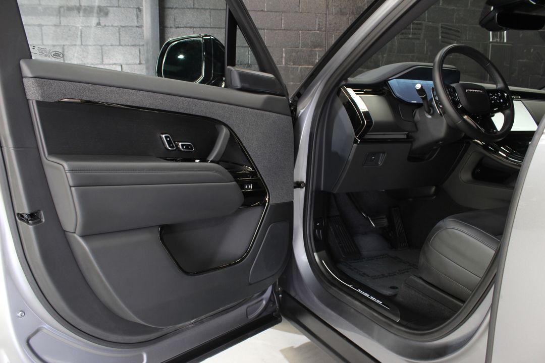 2025 Land Rover Range Rover Sport