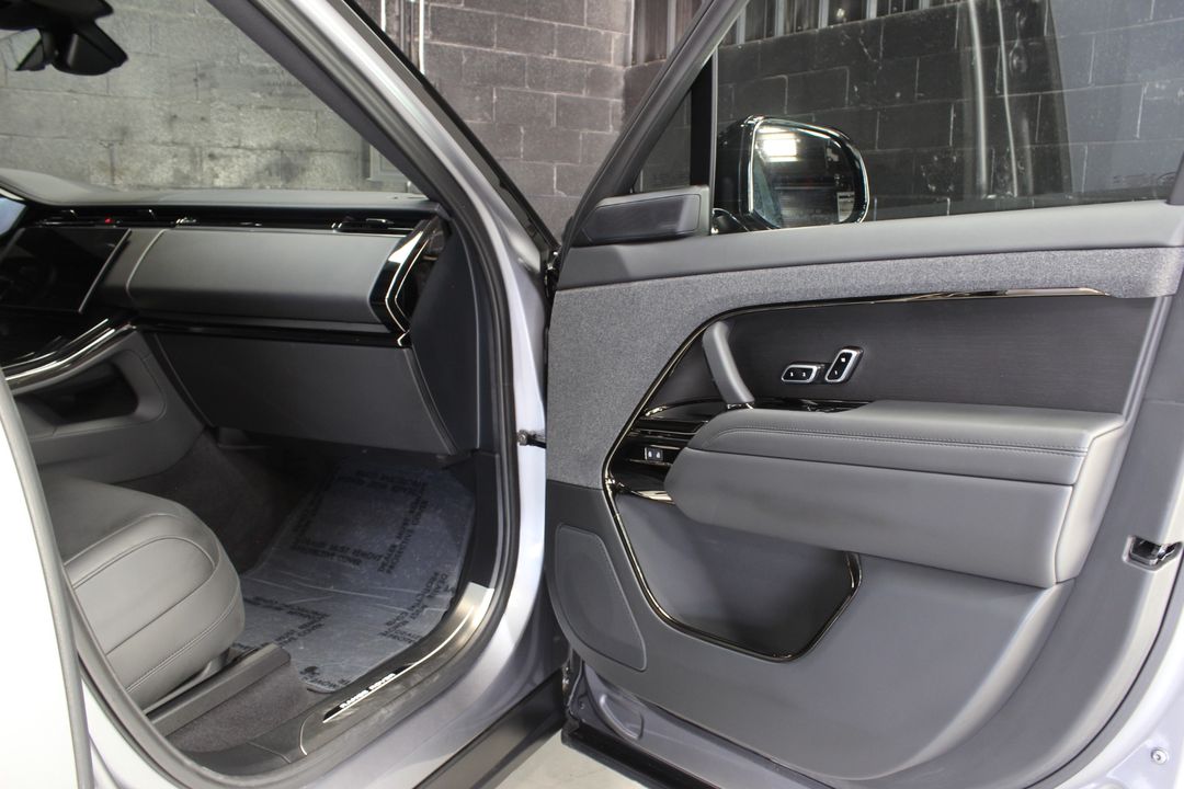 2025 Land Rover Range Rover Sport