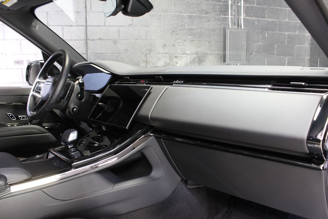2025 Land Rover Range Rover Sport
