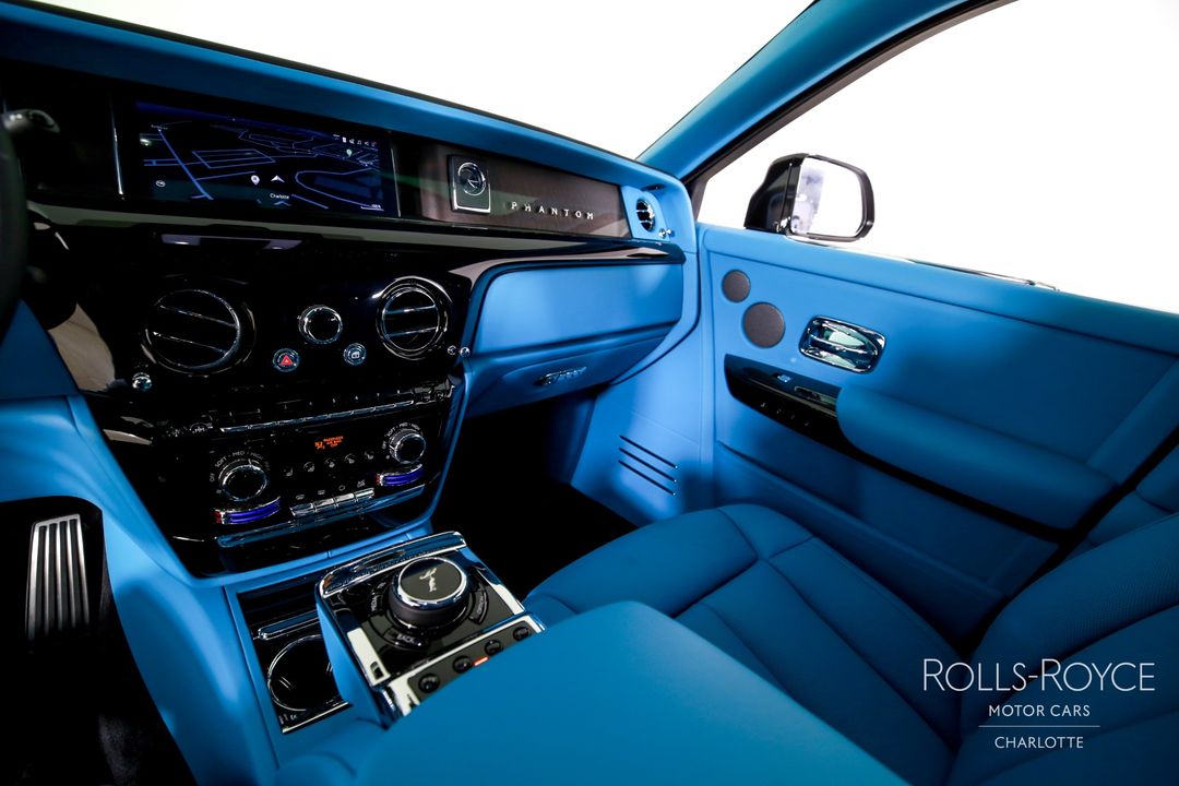2025 Rolls-Royce Phantom