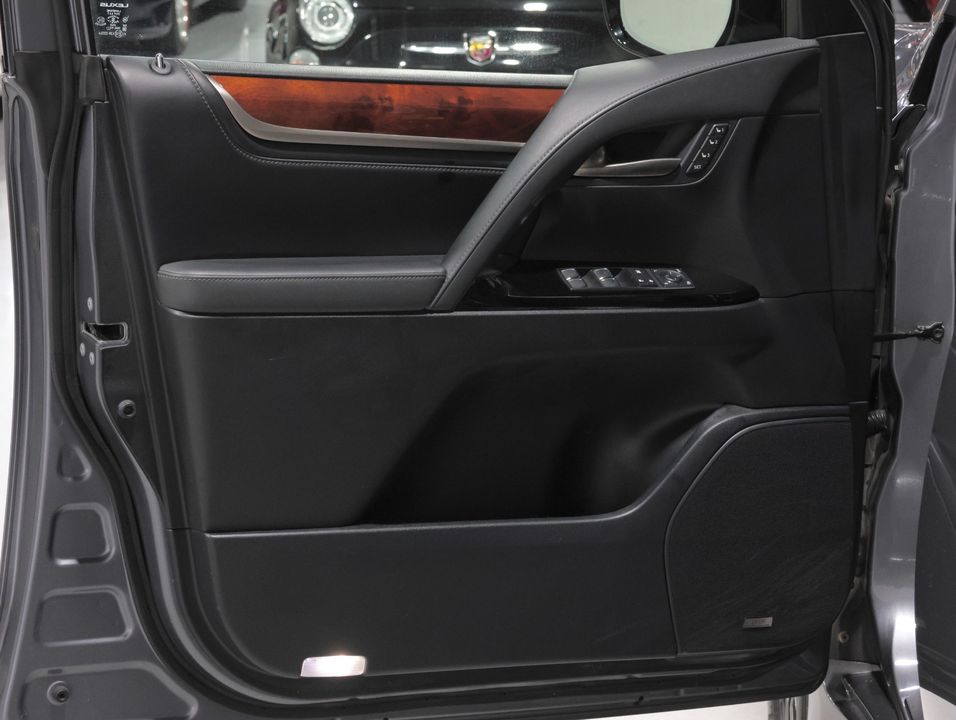 2020 Lexus LX 570