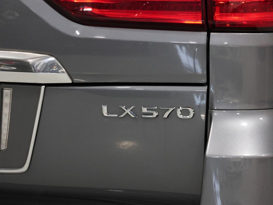 2020 Lexus LX 570