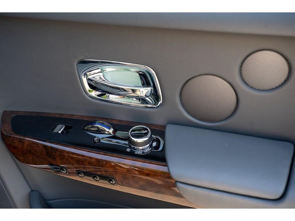 2019 Rolls-Royce Phantom