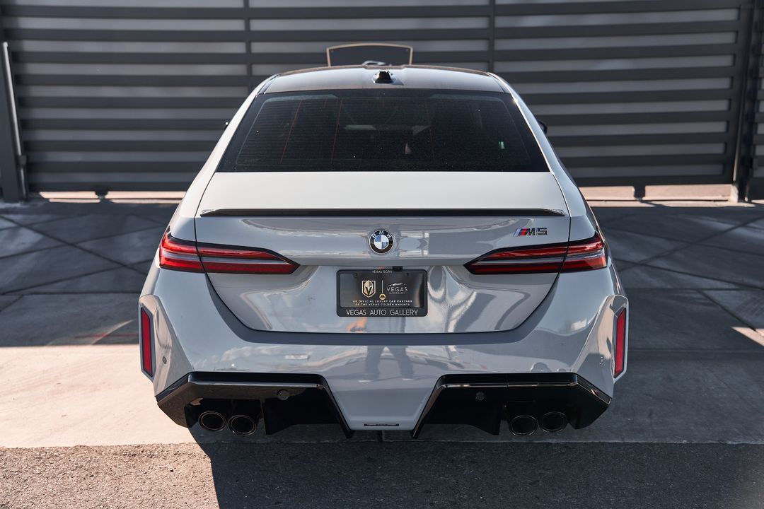2025 BMW M5