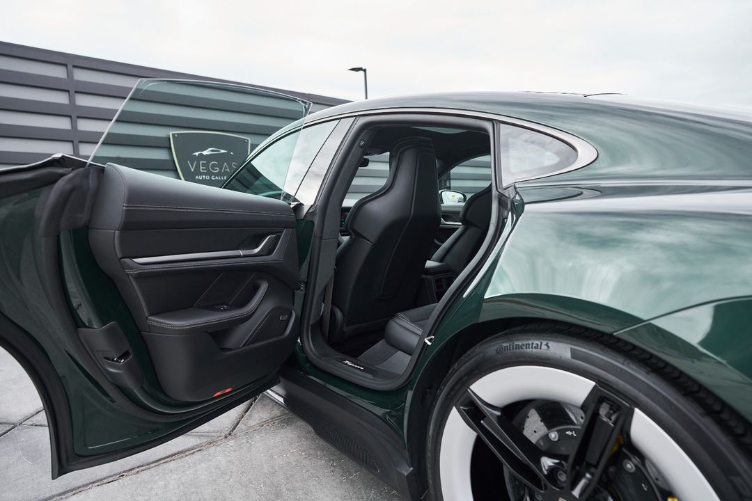 2025 Porsche Taycan