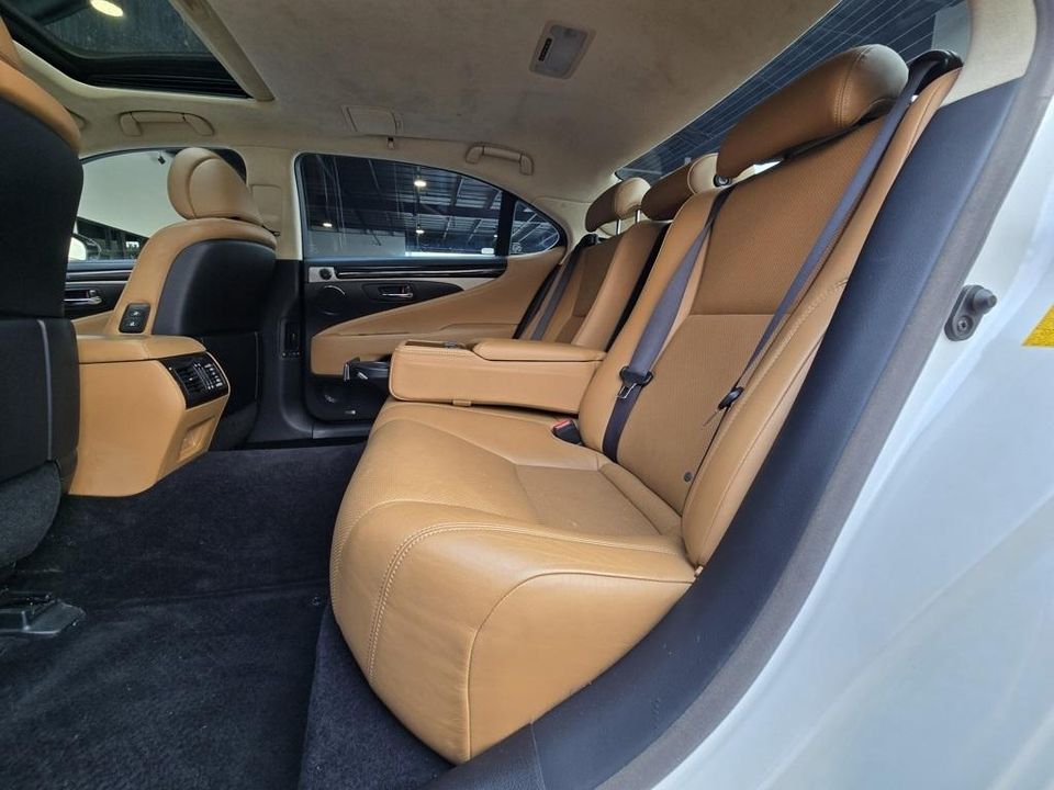 2014 Lexus LS