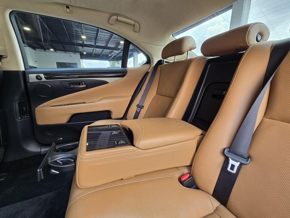 2014 Lexus LS