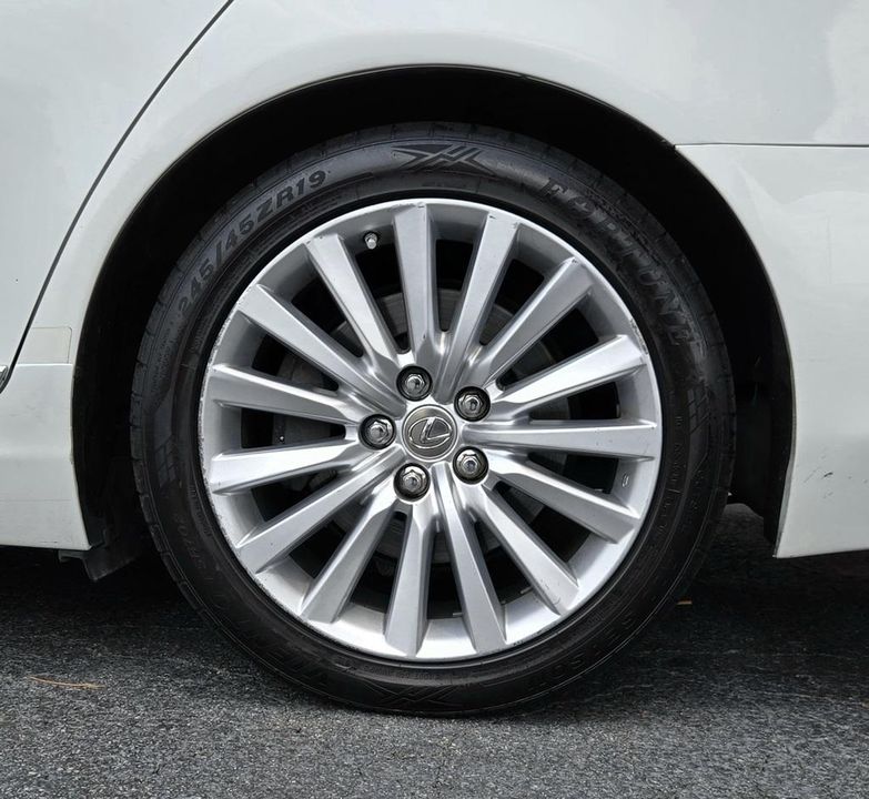 2014 Lexus LS