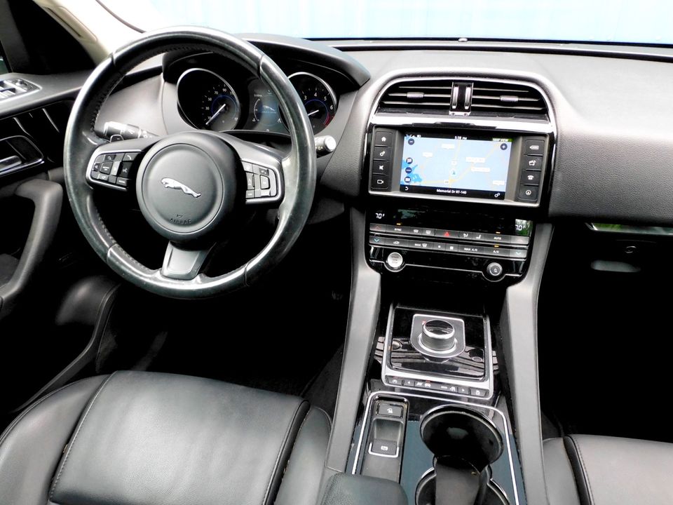 2017 Jaguar F-pace