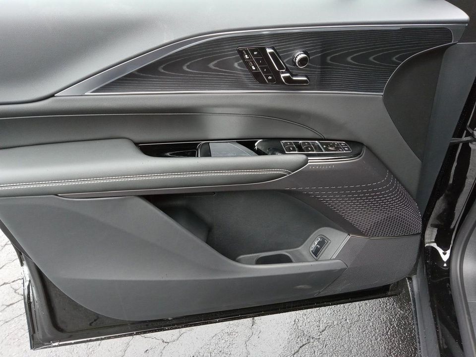 2025 Cadillac LYRIQ