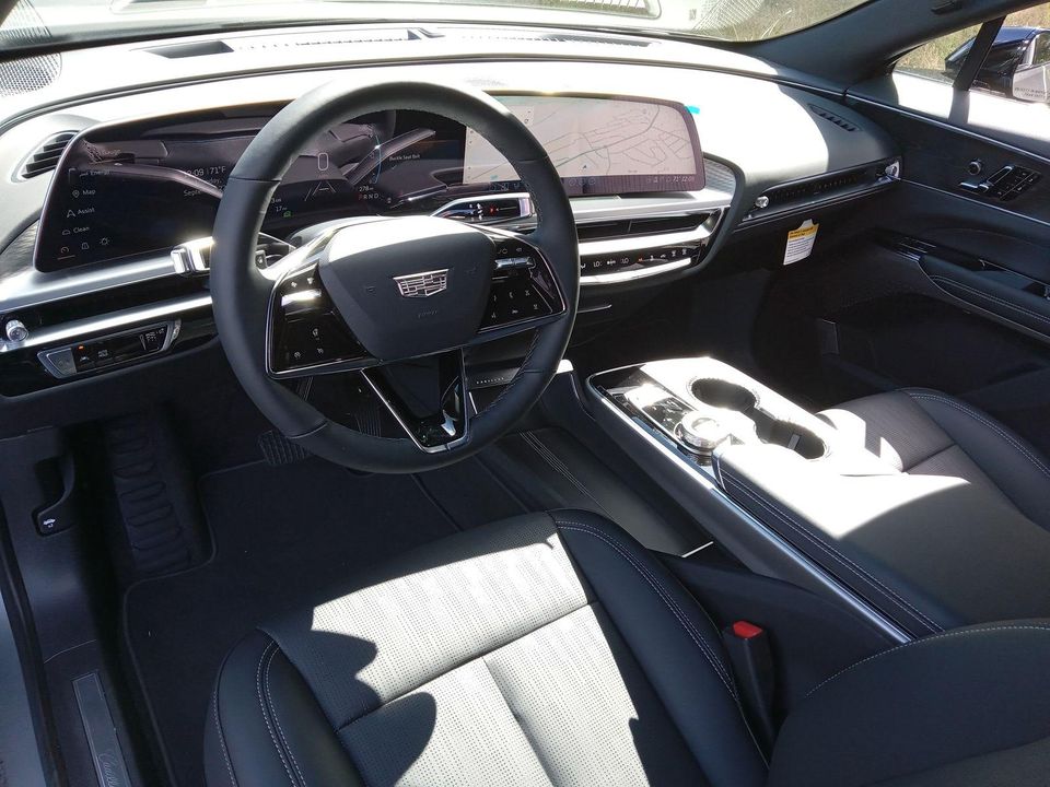 2025 Cadillac LYRIQ