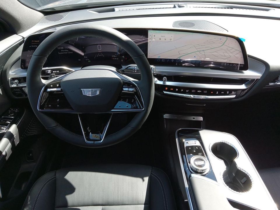 2025 Cadillac LYRIQ
